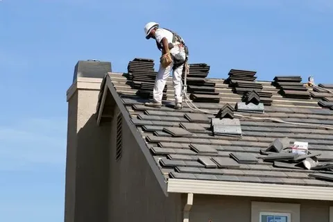 Choosing the Roofing Contractor Who Truly Fits Your Home