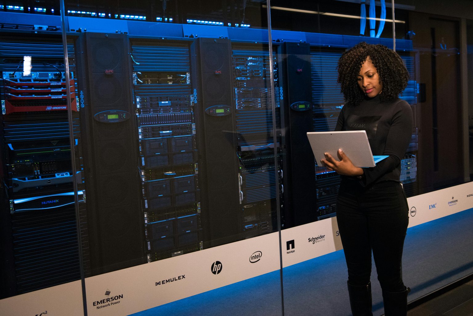 Zero Downtime is the Only Option: How Data Center Solutions Safeguard Emergency Services